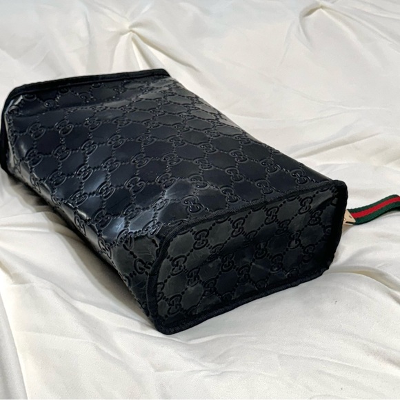 GUCCI RUBBER BLACK COSMETIC BAG - Picture 6 of 10